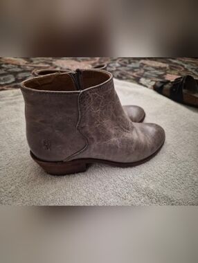 Frye Leather Distressed Ankle Boots Size 6 Brown Western Booties